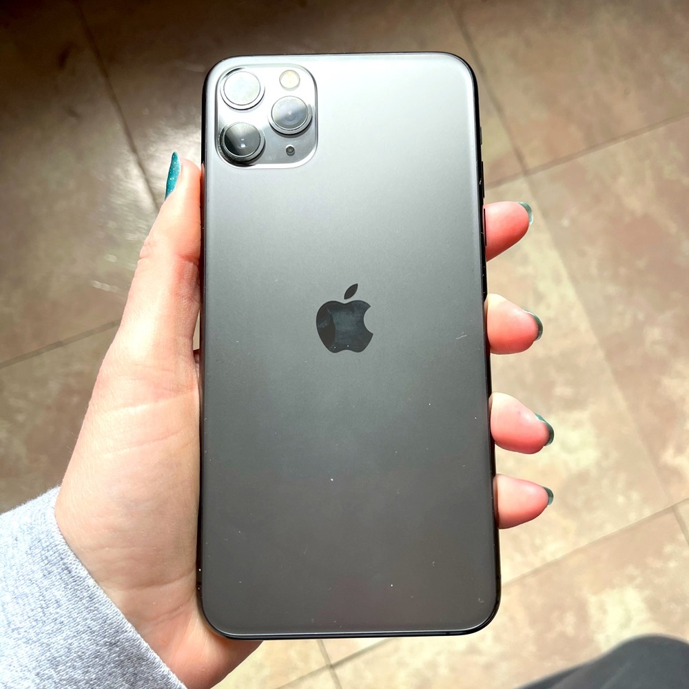 iPhone 11 Pro Max 64GB MINT CONDITION